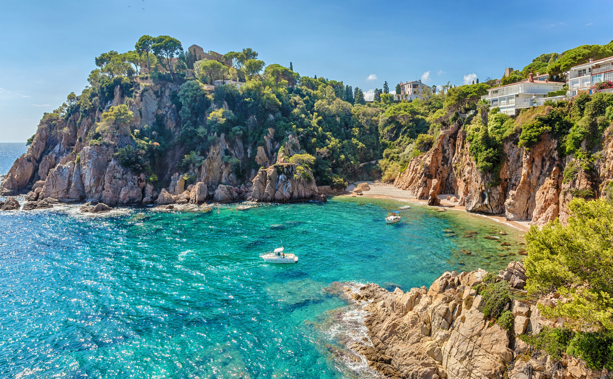 Stadtbesichtigung von Blanes, vom Campingplatz aus. Erkunden Sie die Costa Brava und deren Strände. Dies ist die beste Art und Weise, um Ihren Sommerurlaub zu genießen.