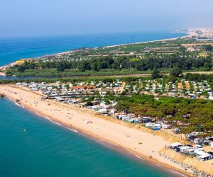 Un camping con vistas al Mediterráneo